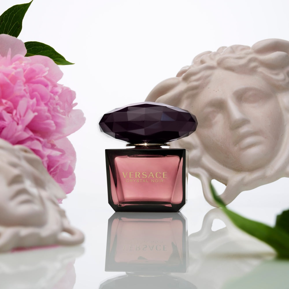 <strong> VERSACE <br> CRYSTAL NOIR </strong><br> Eau de Toilette